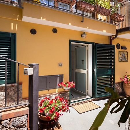 B&B Giulia ตาออร์มินา ภายนอก รูปภาพ